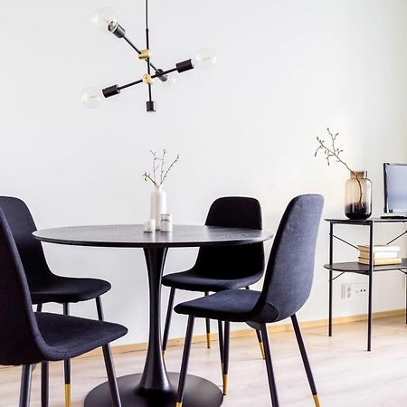 Juuri Valmistunut Yksio Rotuaarilla Apartment เอาลู ภายนอก รูปภาพ